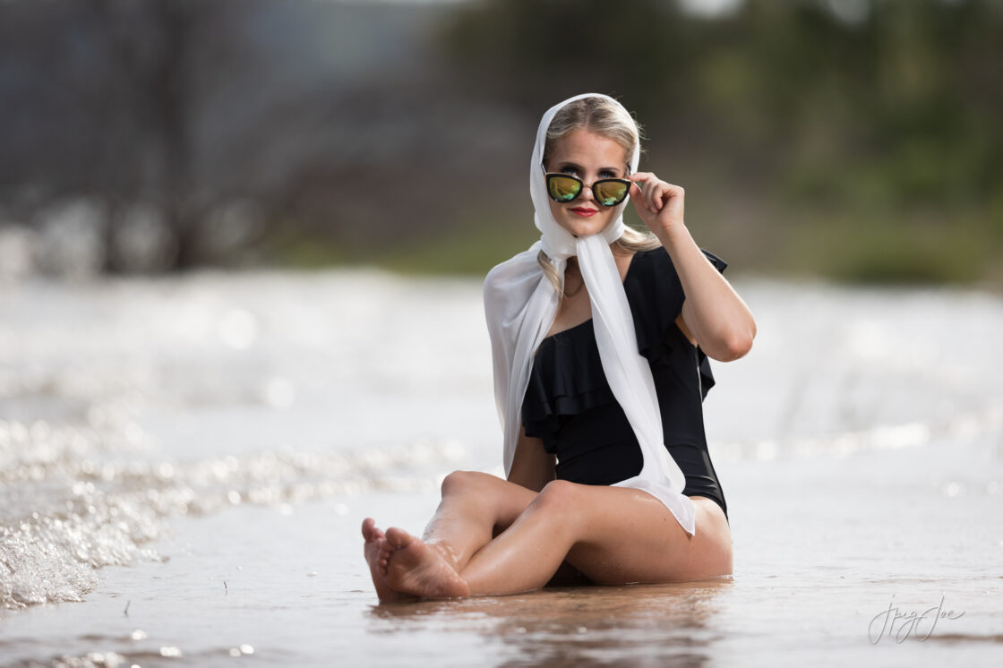 Stylized 1950s Beach Shoot
